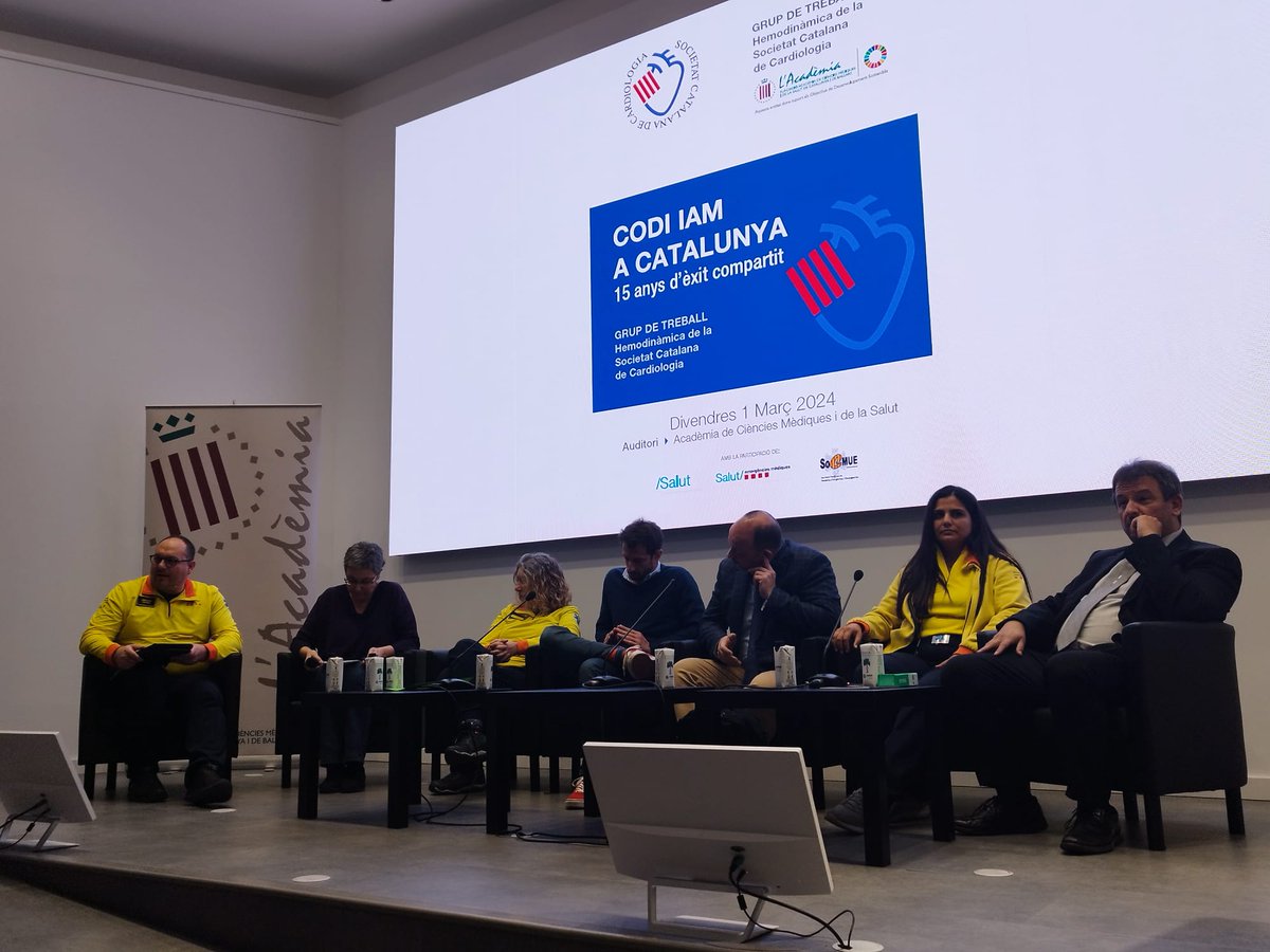 semgencat's tweet photo. 🫀 #EstàPassant: professionals del #SEM participen avui a la jornada "Codi IAM a Catalunya: 15 anys d’èxit compartit", que té lloc a L' Acadèmia.
📸: "Infart amb elevació del segment ST: diagnòstic i maneig", amb el Dr. Jorge Morales, Director Mèdic del @semgencat, com a moderador.

#SocietatCatalanaCardiologia @catcardio