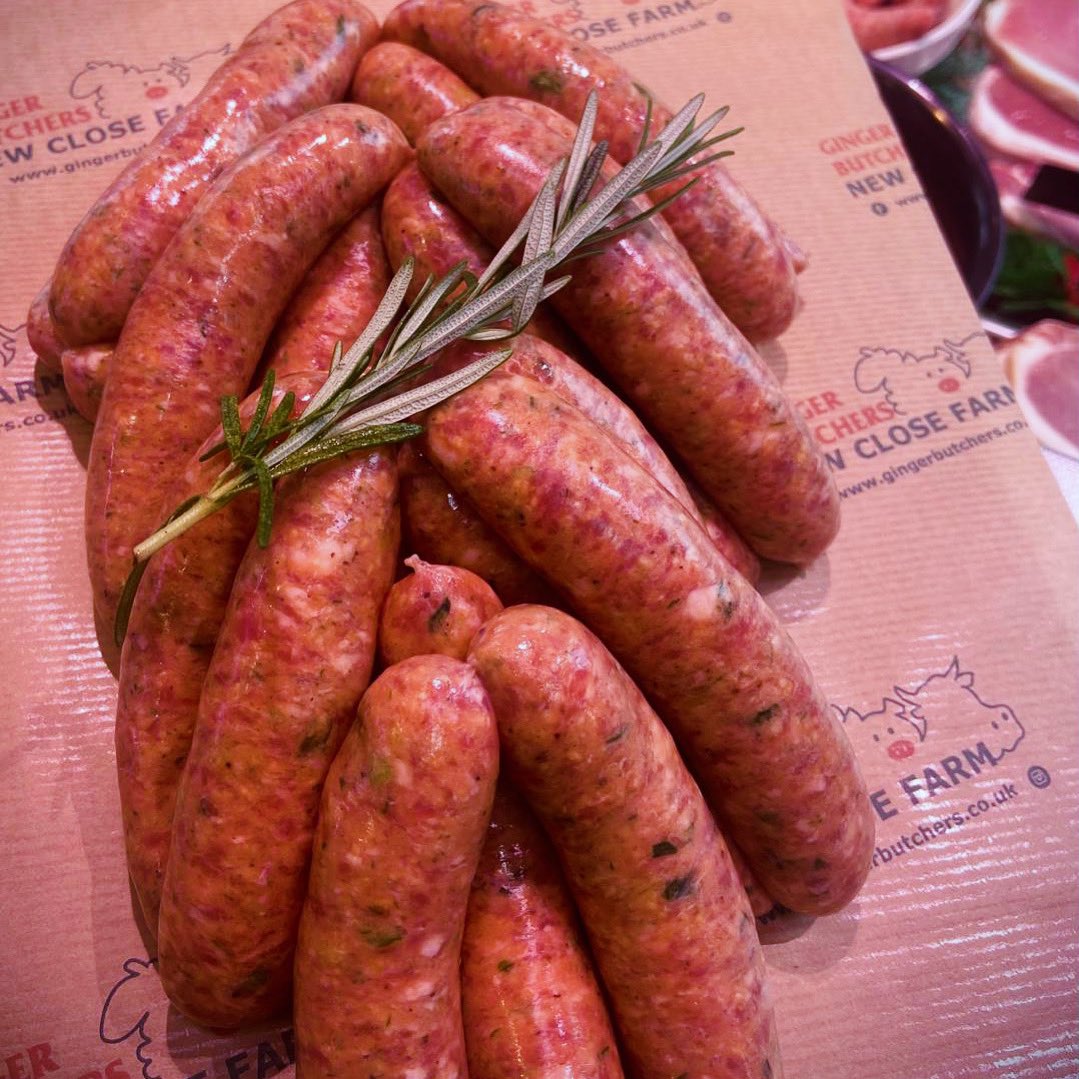 🏴󠁧󠁢󠁷󠁬󠁳󠁿HAPPY ST. DAVID’S DAY! 🏴󠁧󠁢󠁷󠁬󠁳󠁿

Celebrate in style today with our Welsh Dragon Sausages. Made with our own premium farm-reared pork, fresh leeks &amp; a hint of chilli. 

#gingerbutchers #butchers #farmers #bakewell #matlock #peakdistrict #awardwinning #sausages #stdavidsday