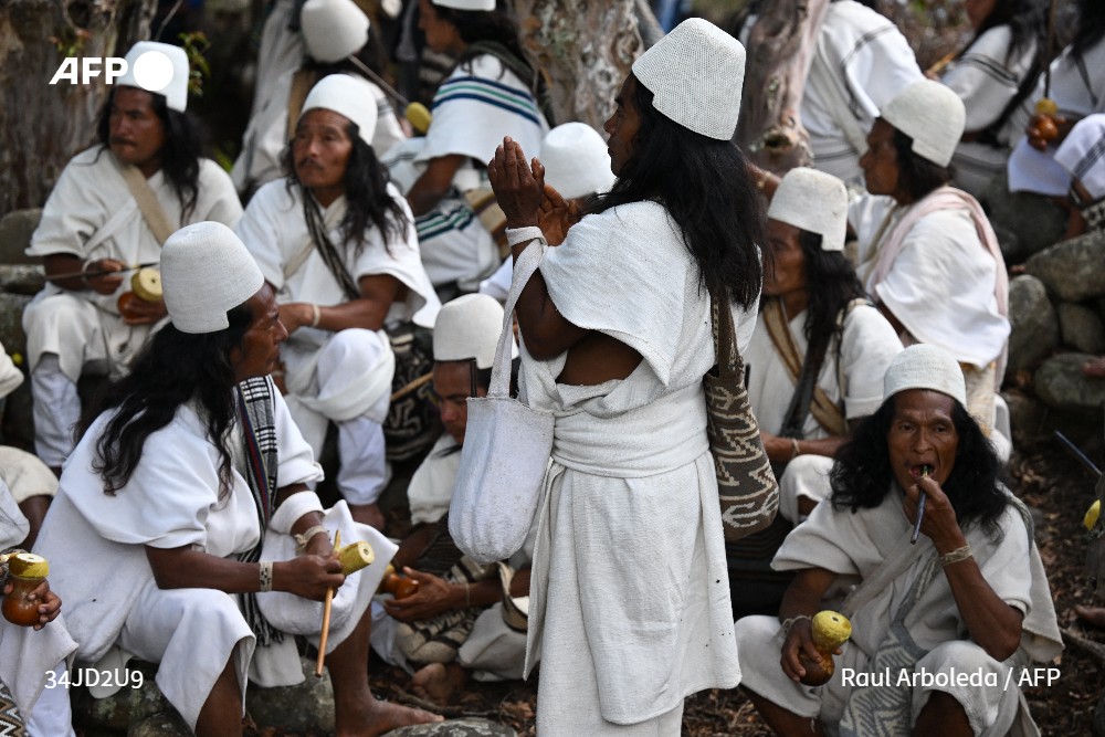 Agence France-Presse (@afpfr) on Twitter photo 🇨🇴 au cœur de la Sierra Nevada colombienne, des sages du peuple Arhuaco évoquent avec inquiétude l'avenir de la plus haute chaîne de montagnes côtières du monde, dont les sommets sont de moins en moins enneigés #AFP
➡️ u.afp.com/5xr5
✍️<a href="/unacuentadenada/">Sebastian Serrano</a> 🇨🇴 au cœur de la Sierra Nevada colombienne, des sages du peuple Arhuaco évoquent avec inquiétude l'avenir de la plus haute chaîne de montagnes côtières du monde, dont les sommets sont de moins en moins enneigés #AFP
➡️ u.afp.com/5xr5
✍️<a href="/unacuentadenada/">Sebastian Serrano</a>