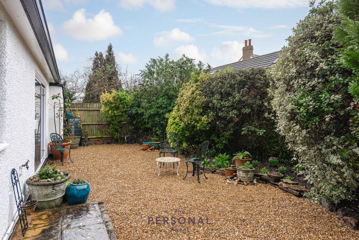 Our *LETTING OF THE WEEK*

Woodcote Road, Epsom £2,500pcm

The Personal Agent are proud to present this charming, refurbished three bedroom detached bungalow located on the periphery of the prestigious and highly desirable Woodcote Estate.

thepersonalagent.co.uk/property/woodc…