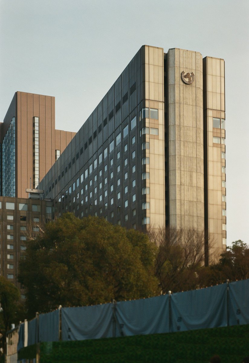 suehiro0203's tweet image. アオリを使って垂直になるように撮ってみた試作。大判カメラの機能を使って色々撮ってみたいな。

Linhof Super Technika Ⅳ 4×5
Schneider Symmar 150mm f5.6
HORSEMAN 8EXP
lomography Color Negative 400
#largeformat