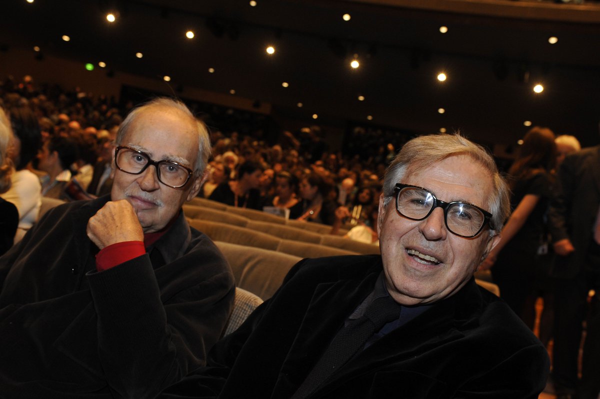 Tristesse d'apprendre la disparition de Paolo Taviani à l'âge de 92 ans, auteur d'une œuvre immense avec son frère Vittorio. Ici à @Montpellier lors de l'hommage que nous leur avions rendu en 2008 (à droite sur la photo). Nous avons programmé #LeMasDesAlouettes lors du #Cinemed45