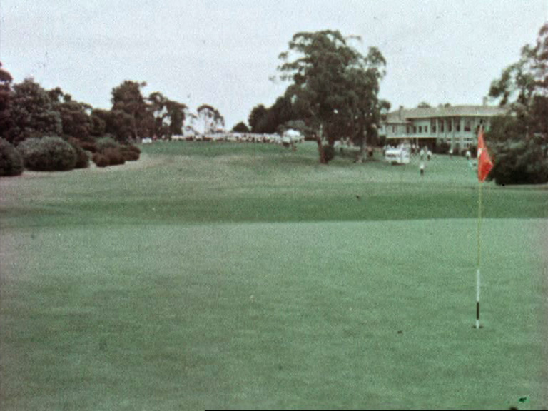 CommonwealthGC's tweet image. Exploring the captivating charm of the Commonwealth Golf Club&apos;s 1st Hole from a different perspective.
Drawing a compelling parallel to its iconic presence during the 1967 Australian Open. Witness the seamless blend of past and present, a testament to Brian Slawnik&apos;s dedication.