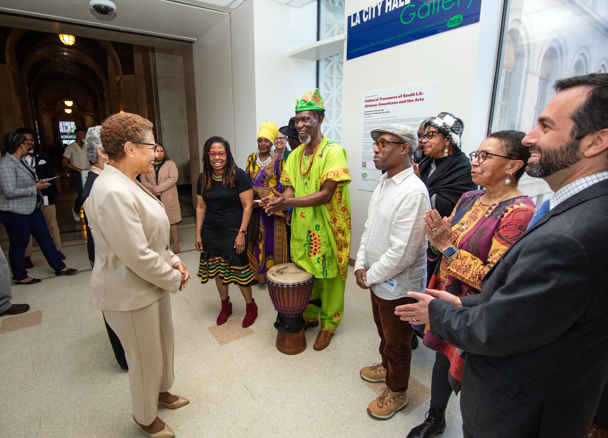 MayorOfLA's tweet photo. City Hall celebrated the end of #BlackHistoryMonth  with an artist reception honoring the Cultural Treasures of South LA.

Thank you to the creatives that use art to preserve our history. Huge thanks to @Culture_LA for assembling an exhibit that highlights South Los Angeles. https://t.co/bZk9T8SP0C