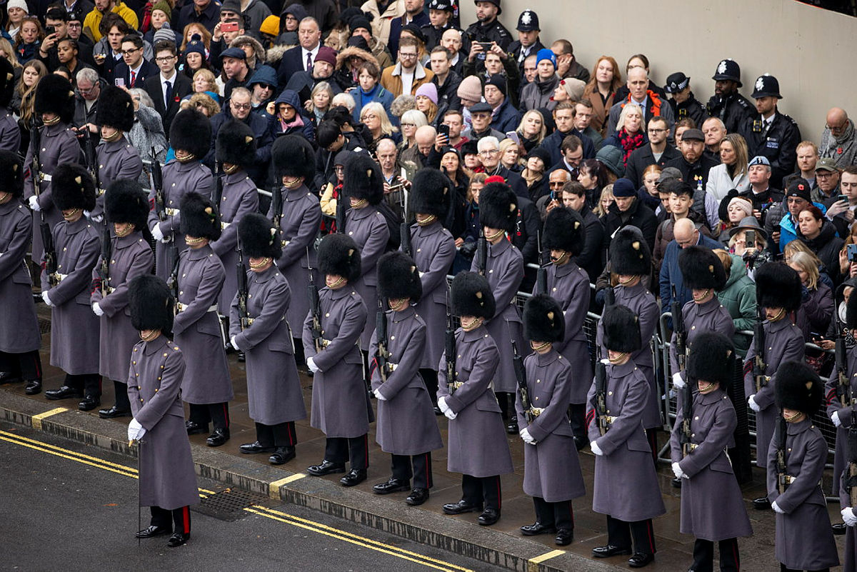 Happy St David's Day from all of us at SCOAF! Widely celebrated as a national day in Wales, it is traditional to wear a leek or a daffodil! 📷: Crown Copyright 2023 - Welsh Guards on Parade at the Cenotaph, Remembrance Sunday 2023💂 @welshguardsWGR #stdavidsday #BritishArmy