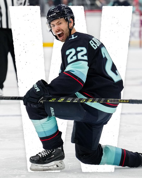 Bjorkstrand celebrates goal with giant W photoshopped behind him