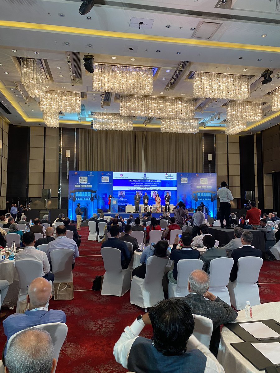#Geopolitics & #economics sit at the heart of our ever-changing 🌏

Our VC Joel enjoyed being part of the lively #geoeconomic discussions at the #AsiaEconomicDialogue in #Pune!

🇦🇺 & 🇮🇳 are committed to working together to develop solutions to the world's #economic challenges