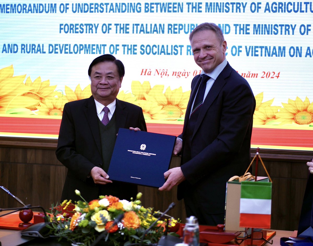 ItalyinVietnam tweet picture