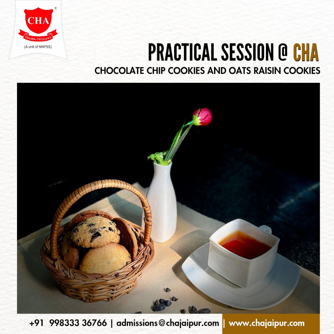 cha_jaipur's tweet photo. Indulge in the delectable creations of our aspiring culinary artisans from CHA #hotelmanagement

Under the meticulous guidance of Chef Baldevraj, savor the exquisite flavors of our Chocolate chip cookies and Oats raisin cookies.
.
.
#blissful #chocolate #chef #cuisine #food https://t.co/dC8y9sNX4p