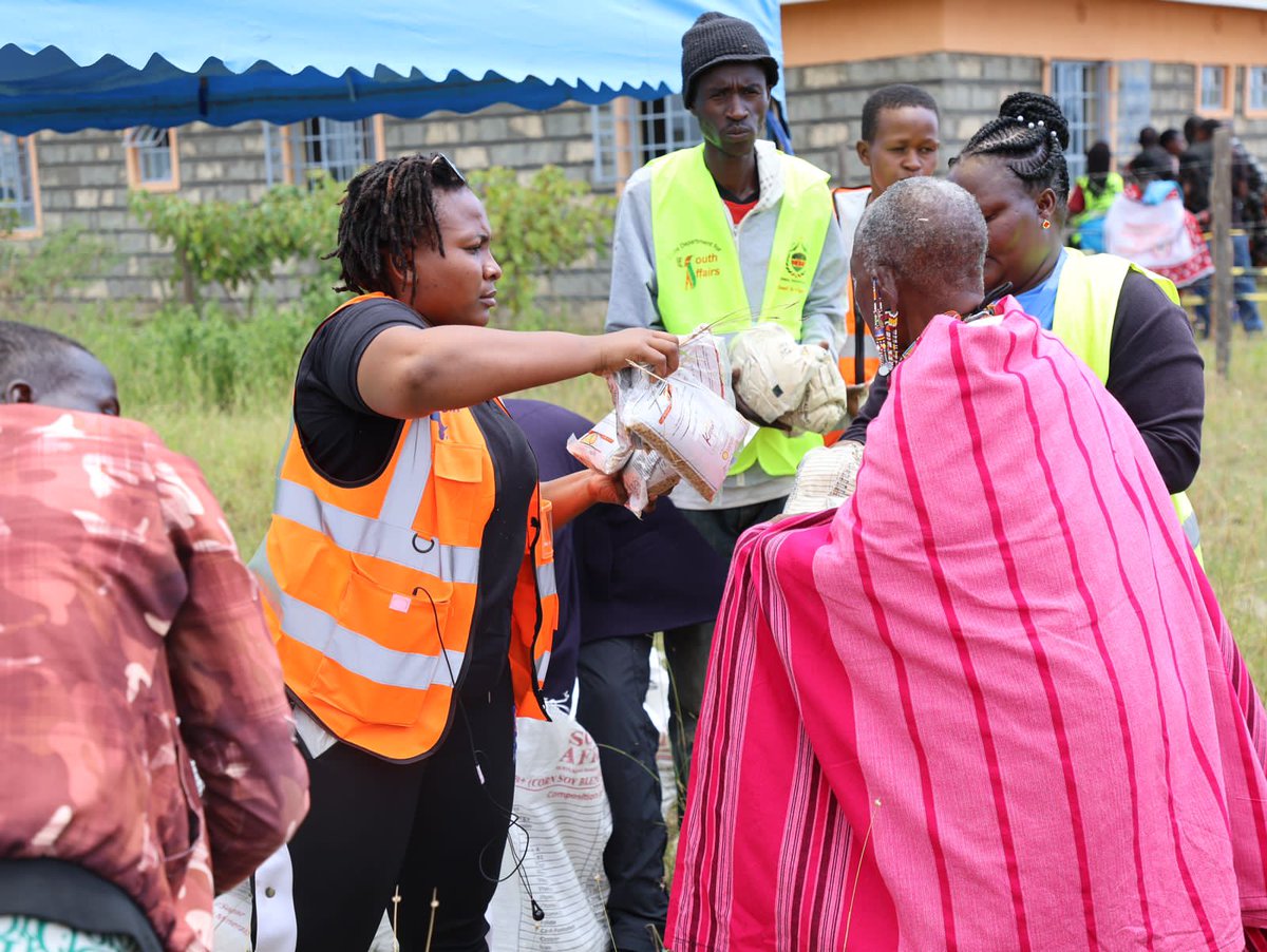 In a partnership with Midwest Food Bank, we are distributing food in the ongoing #SpreadTruthFreeMedicalCamp in Eiti, Kajiado. This forms part of our interventions in ensuring #NutritionalSupport even as we deliver free medical services.
<a href="/NYC_YouthVoice/">National Youth Council Kenya</a> 
@HamisiKirenga