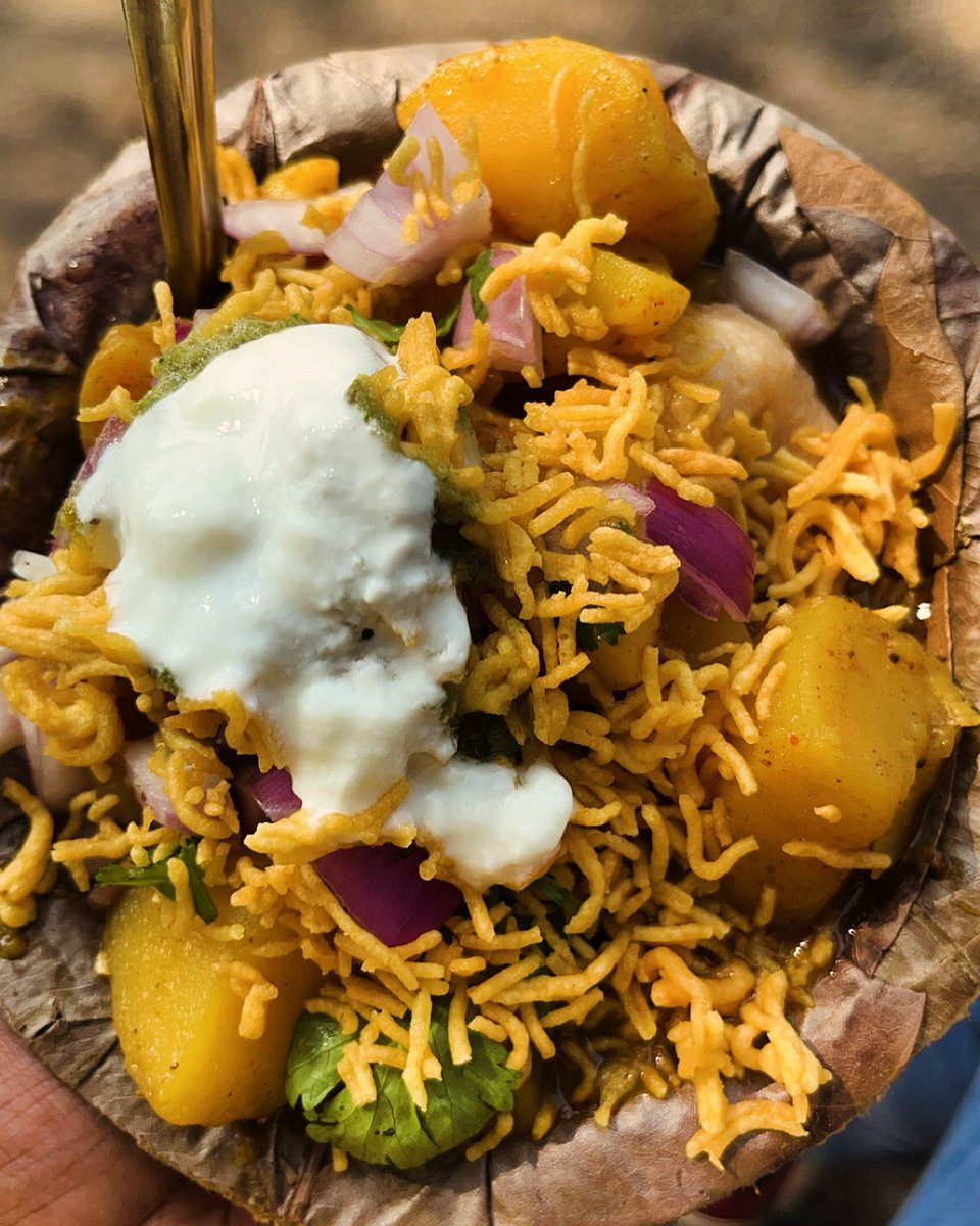 Savouring this divine bowl of delicious Dahibara Aloodum on the eve of #DahibaraAloodumDibasa 🧡😁
#DahibaraAludumDibasa