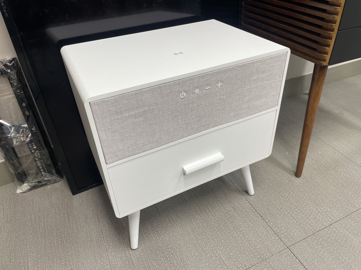 ShawnXiao001's tweet photo. Hanyee smart nightstand, wireless charging and bluetooth speakers, exporting to Korea and other countries #nightstand #bedsidetable #smartnightstand #smartbedsidetable #bedroomdecor #furniture #exporting https://t.co/79SZLjfi2M