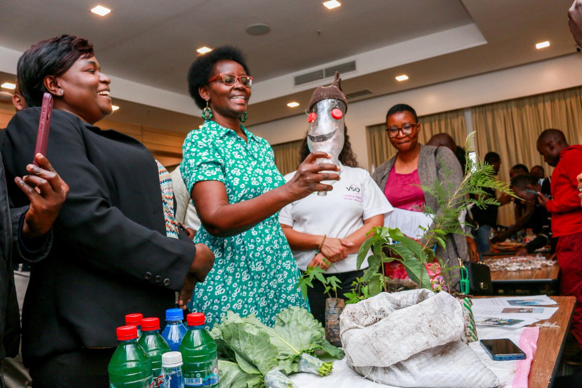 Today we join the world in commemorating #InternationalWastePickersDay

International Waste-pickers Day is a day to memorialise the struggles of waste-pickers for recognition, &amp; dignity across the planet

We are sending these smiles to you all, na tunasema #TakaNiMali
#Waste2Work