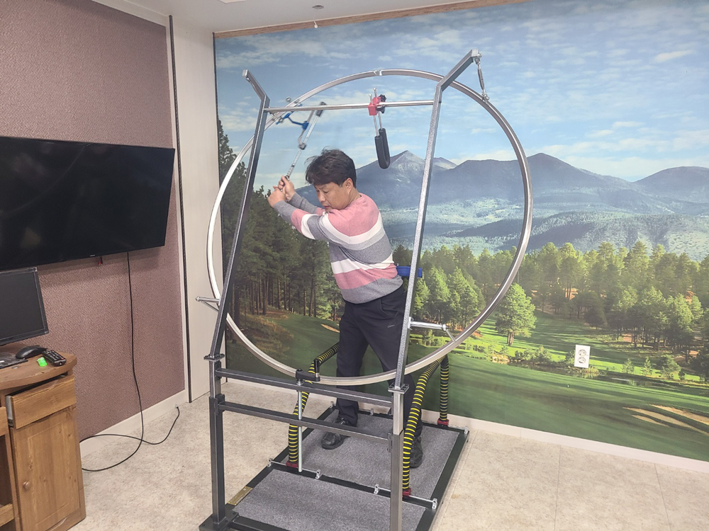 Proswing_Inc's tweet image. 전남 부안 스크린골프 #프로스윙머신 으로 올바른 연습스윙 ~ 스크린골프 라운딩전 프로스윙머신으로 몸을 푼다.^^
proswing.kr
제품문의:1899-6637
#골프연습머신 제조 (주)프로스윙

#골프연습기구 #골프궤도연습기구 #골프자세연습기구 #드라이버연습기 #아이언연습기 #프로스윙연습기