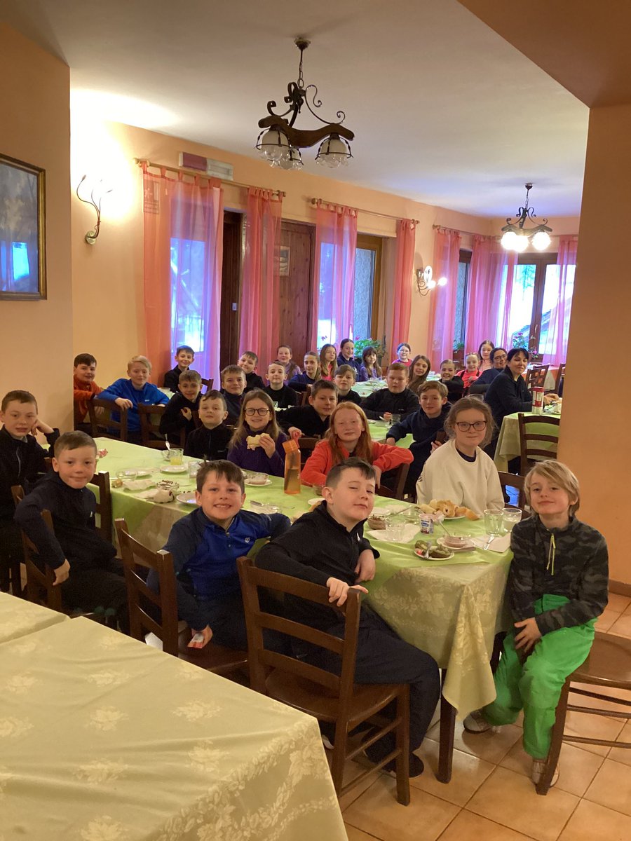 stmonicasbootle's tweet image. Buon giorno da Claviere!