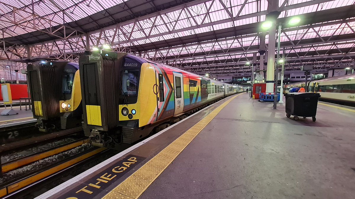 Starting the trip with pride . First train of my weekend on  <a href="/SW_Help/">SWR Help</a> #444019 takes me to Winchester