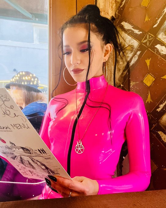 latex lunch 💓 . . . Catsuit by: &nbsp;@simonolatex&nbsp; #model &nbsp;#modeling &nbsp;#modellife &nbsp;#contentcreator &nbsp;#content<a class="tags" target="_blank" title="On Twitter" href="/?out=eyJ0eXAiOiJKV1QiLCJhbGciOiJIUzUxMiJ9.eyJpYXQiOjE3MjUwMTM1MTEsImlzcyI6InR3cG9ybnN0YXJzLmNvbSIsIm5iZiI6MTcyNTAxMzUxMSwiZXhwIjoxNzU2NTQ5NTExLCJyZWRpcmVjdF91cmwiOiJodHRwczovL3R3aXR0ZXIuY29tL3NpbW9ub2xhdGV4In0.JIpeJPTXcqBymTS8VqejWPRN_yoqOhJ_cVABC3lXuofz-YRDkSDXiHDmCsh9BxjTcXA6QaXS7z5Tne9clfVPsA">@simonolatex</a><a href="/tag/model"class="tags">#model</a><a href="/tag/fashion"class="tags"><span>#fashion</span></a><a href="/tag/ootd"class="tags"><span>#ootd</span></a><a href="/tag/fashionblogger"class="tags"><span>#fashionblogger</span></a><a href="/tag/modellife"class="tags"><span>#modellife</span></a><a href="/tag/fashionista"class="tags"><span>#fashionista</span></a>