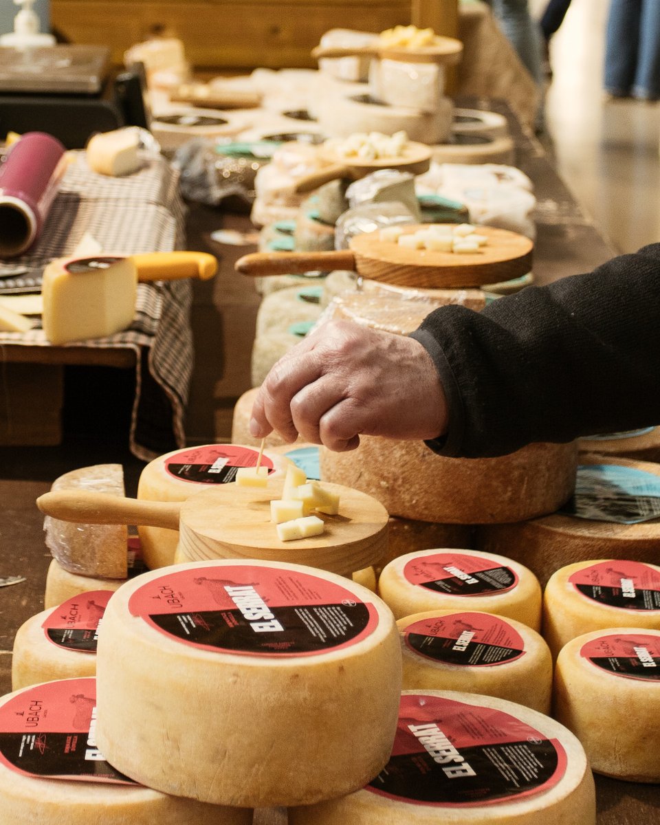 Forumformatge's tweet image. 🎉🧀 Demà és el gran dia! 🧀🎉

El #ForumFormatge comença demà! Veniu a gaudir d'una festa gastronòmica formatgera amb els millors formatges artesans catalans, tastos, demostracions culinàries i molt més!

🗓 2 i 3 de març de 10h a 20h 
📍Passeig de la Devesa de Girona