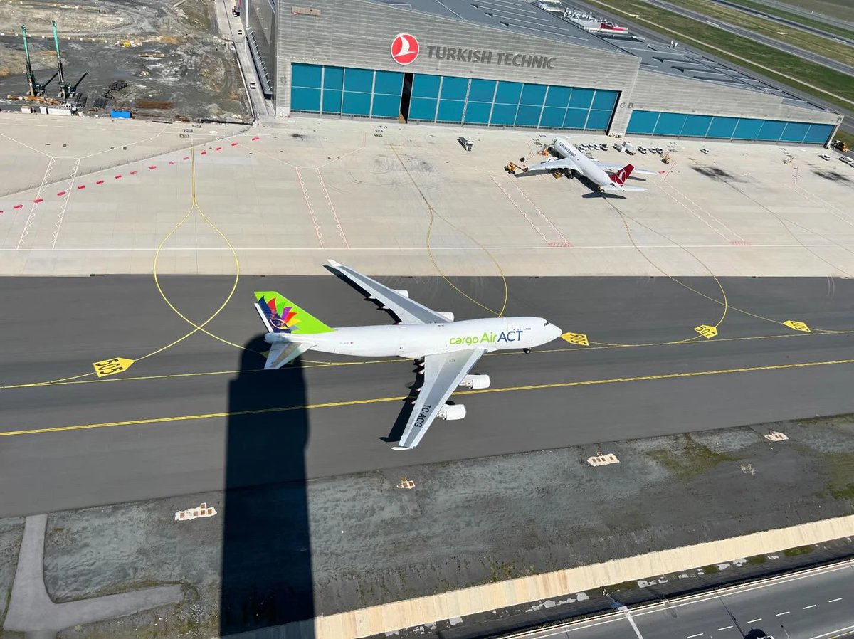 Our aircraft B747 was photographed from the tower at Istanbul Airport. . Istanbul Havalimanı'nda bulunan kuleden uçağımız B747 görüntülendi. . Thank you @zulfigaroglu #airactairlines #actairlinesb747