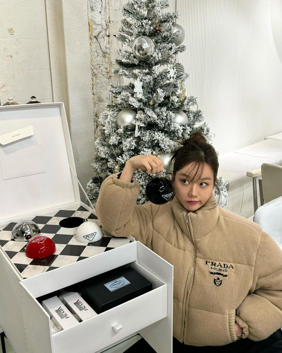 leevhyeri's tweet photo. hoollaa dah lama juga nggak menimbulkan diri disini.. sukaknya ngumpet emang ~ https://t.co/S3UhnMINhm