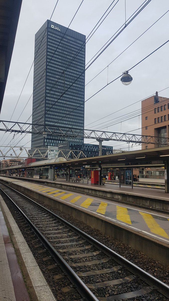 l_gonnord's tweet image. On my way  to Edimburg for #CGO24 and #CC24 . First stop : Lyon Part Dieu #compilers #ilovetrains