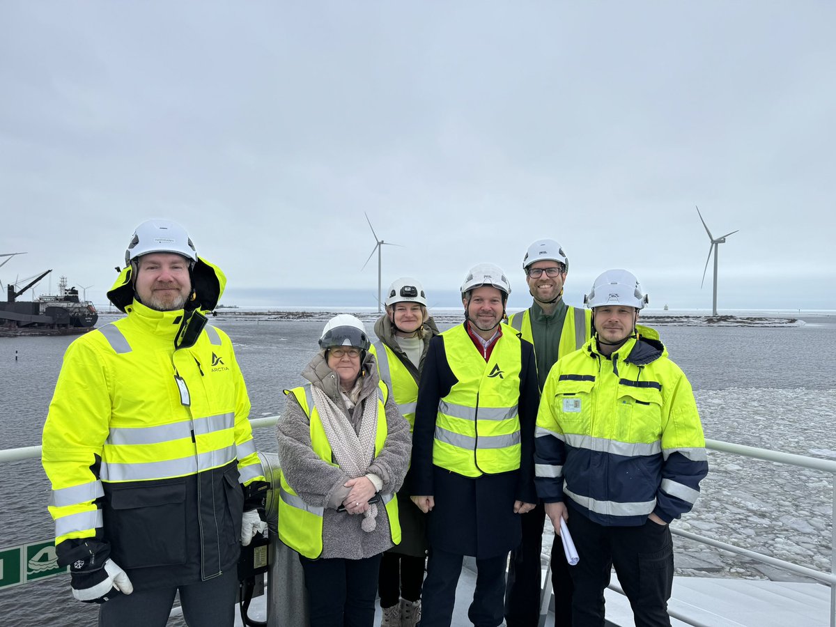About to learn at first hand the important work of the ice breaking fleet in the Baltic. On board the Polaris who is about to sail to provide navigating assistance to other vessels. Big thanks to <a href="/ArctiaLtd/">Arctia Ltd.</a> <a href="/vaylafi/">Väylävirasto</a> <a href="/lvmfi/">LVM</a> <a href="/TraficomFinland/">Liikenne- ja viestintävirasto Traficom</a> and the crew of the Polaris