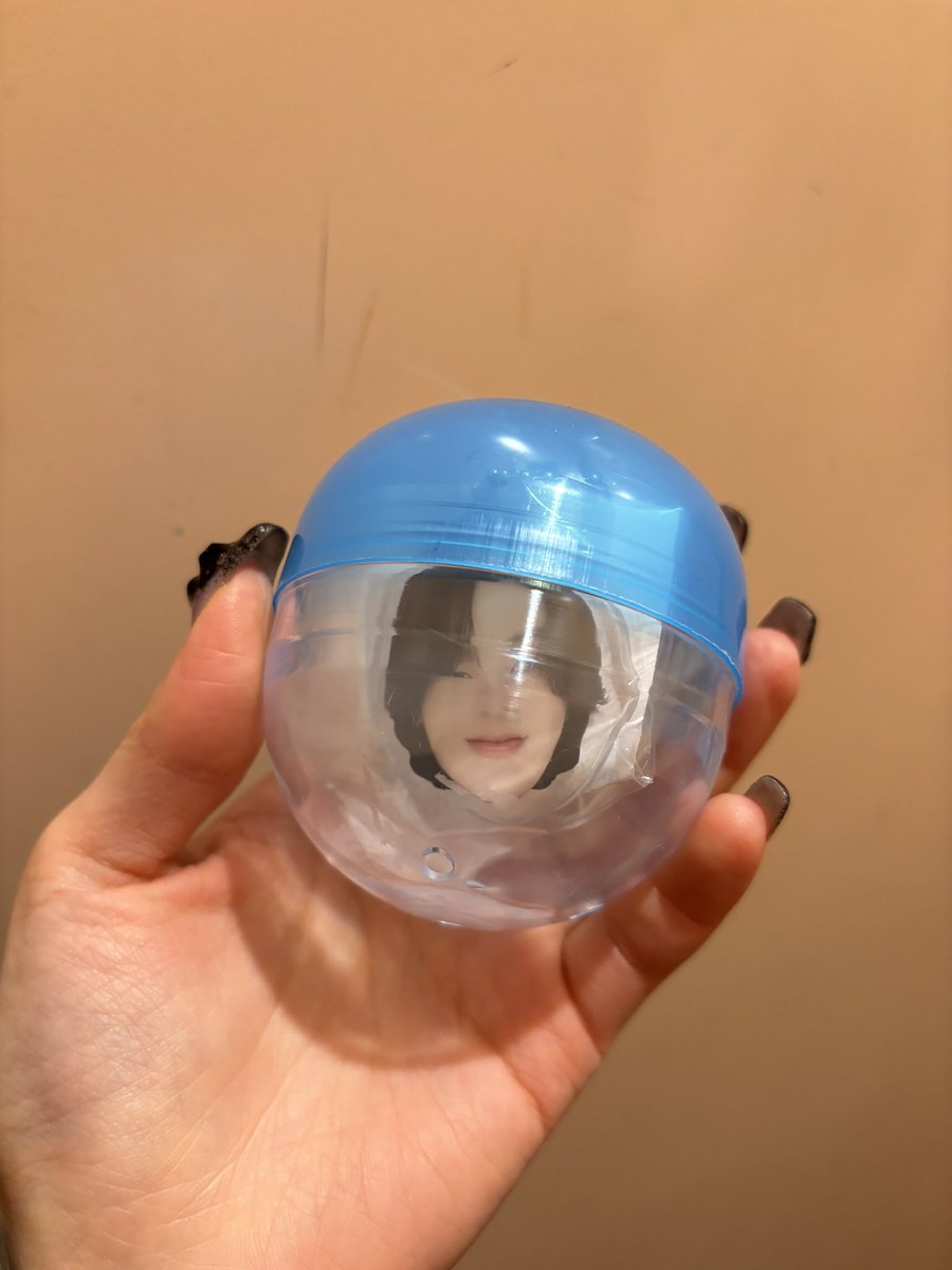 kii_c5's tweet photo. 譲　ジョンファン
求　アサヒ
109にいるので現地交換可能です
3月3日のKアリでの交換も可能です
#treasure交換#treasureアクキー https://t.co/6Vll6zyGXB