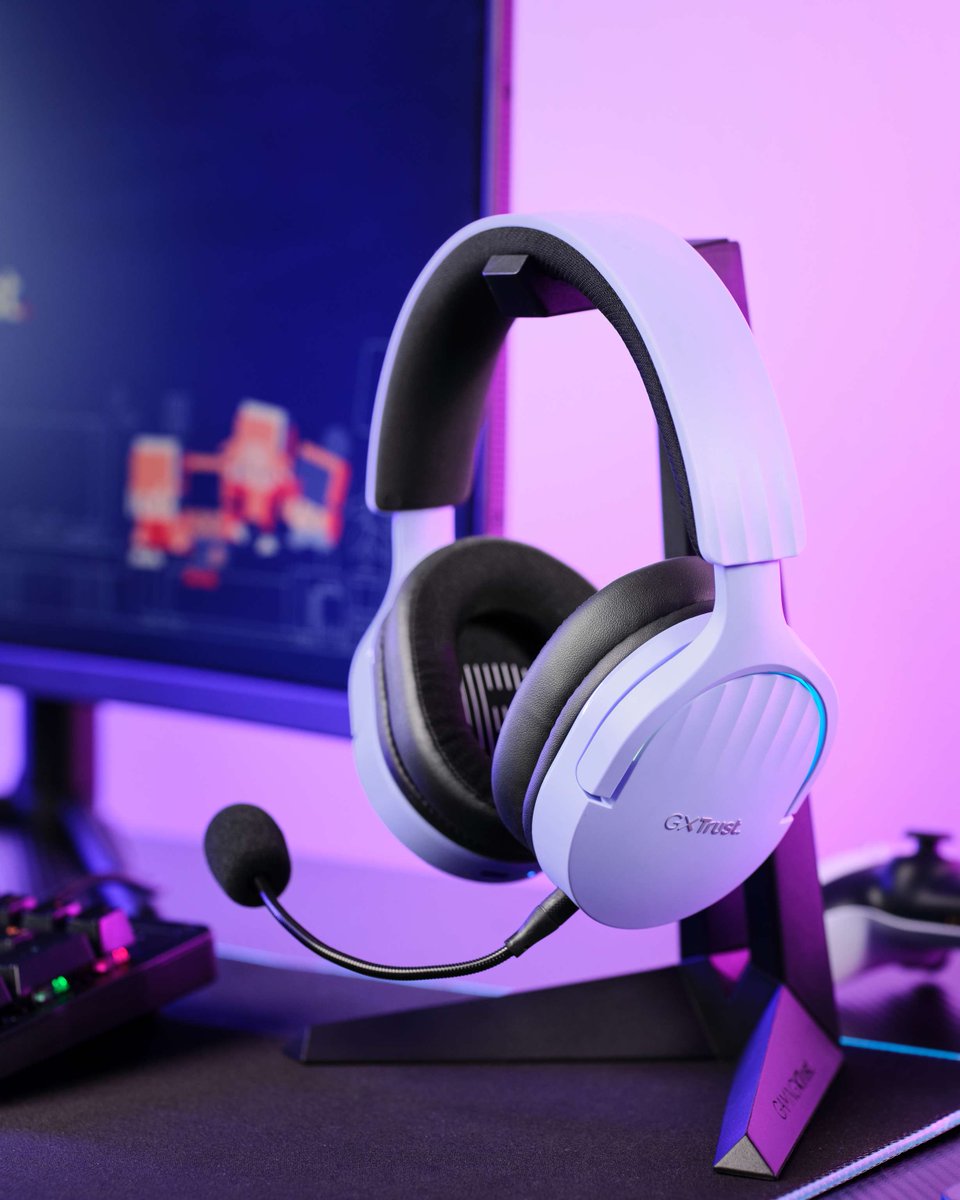 Power up in purple with the 🆕 Fayzo Wireless 🎧 Rechargeable for non-stop gaming, unbeatably comfortable, and with adjustable multicolour RGB lighting; this headset is royally ready for you to claim your gaming crown 👑 🎧 🟣: trust.com/product/25305-…