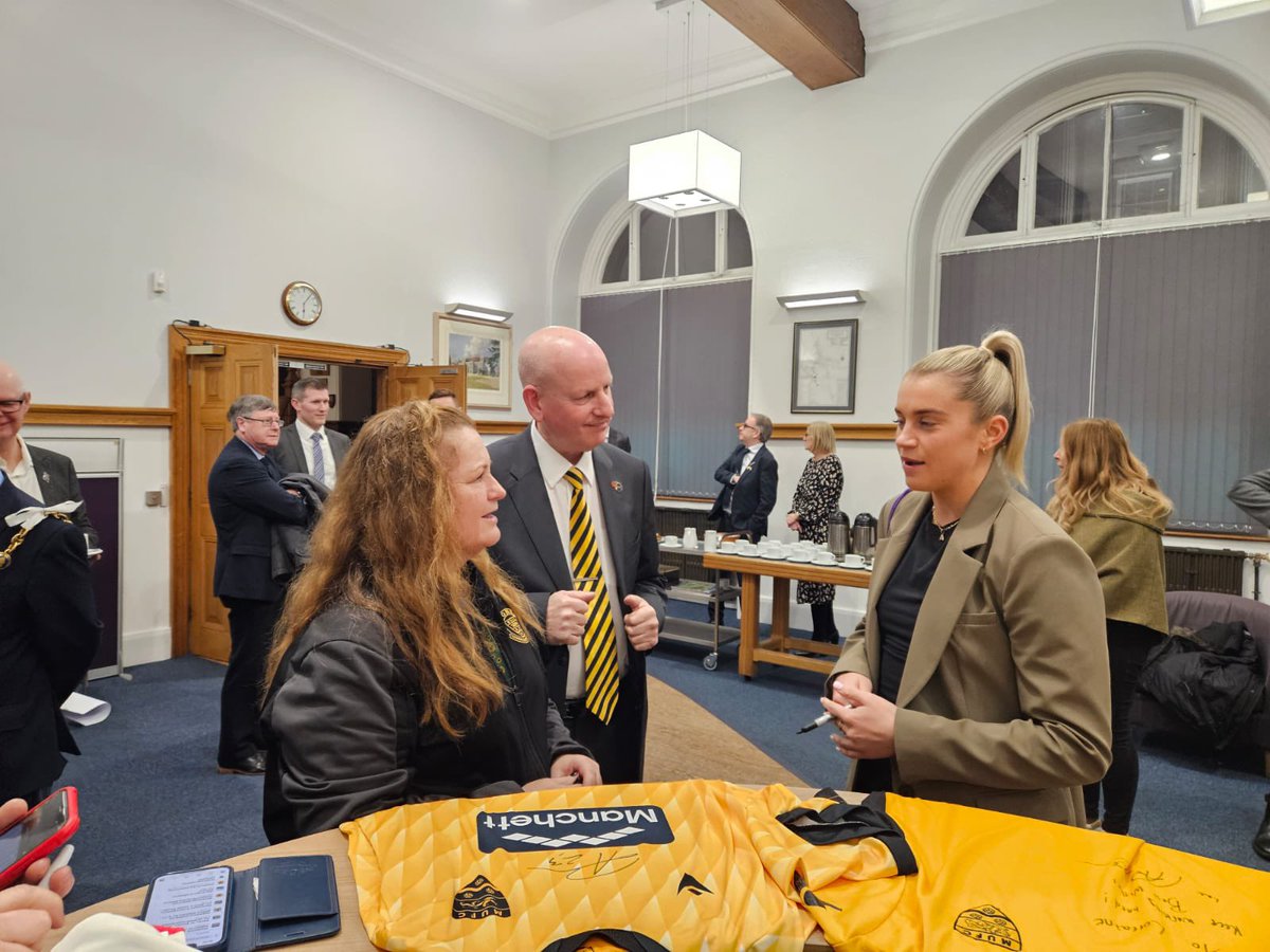 David Naghi 🟠 (@cllrdavidnaghi) on Twitter photo I was honoured last night to meet Lioness & Arsenal player <a href="/alessiarusso7/">Alessia Russo</a> 🏴🏆
Awarded the freedom of Maidstone, she & the Lionesses have done so much to promote the Women’s game & inspire so many young children 👏
Our community knows what it’s doing when it comes to sport 💪 I was honoured last night to meet Lioness & Arsenal player <a href="/alessiarusso7/">Alessia Russo</a> 🏴🏆
Awarded the freedom of Maidstone, she & the Lionesses have done so much to promote the Women’s game & inspire so many young children 👏
Our community knows what it’s doing when it comes to sport 💪