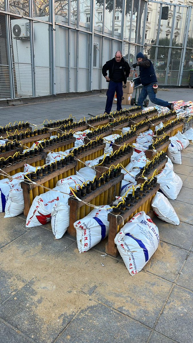 Como es tradición desde hace ya 29 años, hoy, 1 de marzo, disparamos la mascletà en Valencia. Todo nuestro personal está ya sobre el terreno en pleno montaje