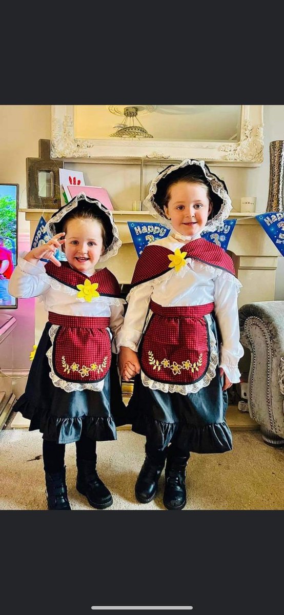 Darren Thomas (@darrent87369147) on Twitter photo Dydd Gwyl Dewi Hapus 🏴
Happy Saint David’s Day from everyone at <a href="/SignpostedC/">Signposted Cymru</a> <a href="/Coombs_A/">Andrew Coombs</a> <a href="/davidgooch280/">David Gooch</a> <a href="/charlcareytt/">Charlotte Carey</a> <a href="/EmmaG_news/">Emma Grant</a> Dydd Gwyl Dewi Hapus 🏴
Happy Saint David’s Day from everyone at <a href="/SignpostedC/">Signposted Cymru</a> <a href="/Coombs_A/">Andrew Coombs</a> <a href="/davidgooch280/">David Gooch</a> <a href="/charlcareytt/">Charlotte Carey</a> <a href="/EmmaG_news/">Emma Grant</a>
