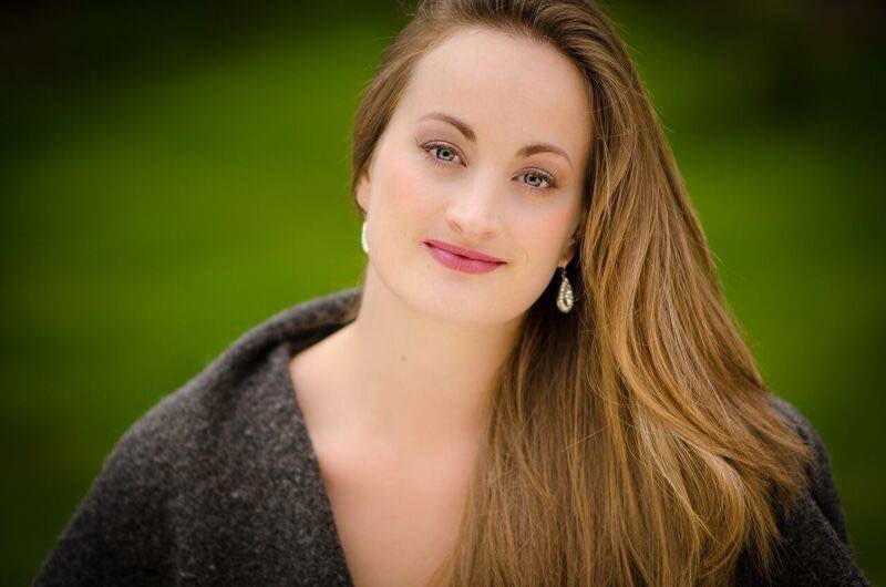 Today’s artist is Eleanor Dennis singing Where have they laid him from Sullivan’s The Light of the World.

youtu.be/Epr-JdBHT6U