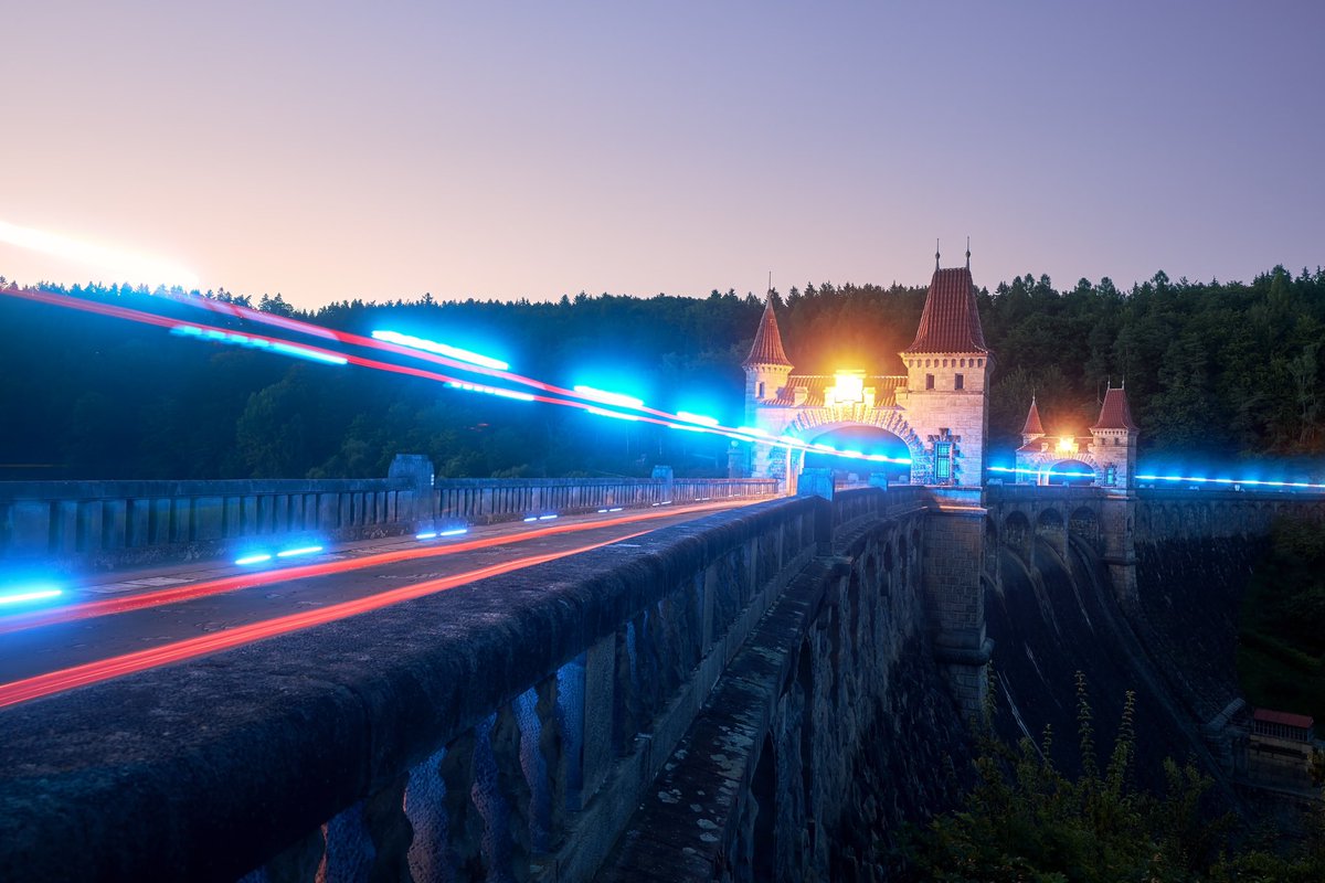 Březen 2024 a třetí fotka z kalendáře, kterou jsem pro Zdravotnickou záchrannou službu Královehradeckého kraje nafotil na přehradě Les Království 🚑 

#zzskhk