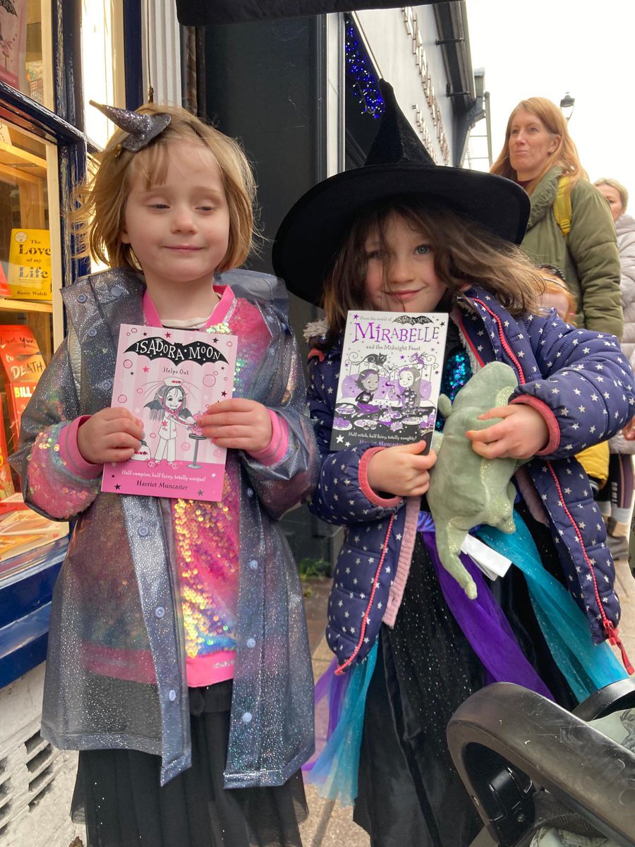 Fantastic turnout to our recent signing event at the bookshop with Harriet Muncaster @H_Muncaster! #Surbiton certainly has the most dedicated Isadora Moon fans! Follow us for more signing and author events! #IsadoraMoon #signing #bookevents