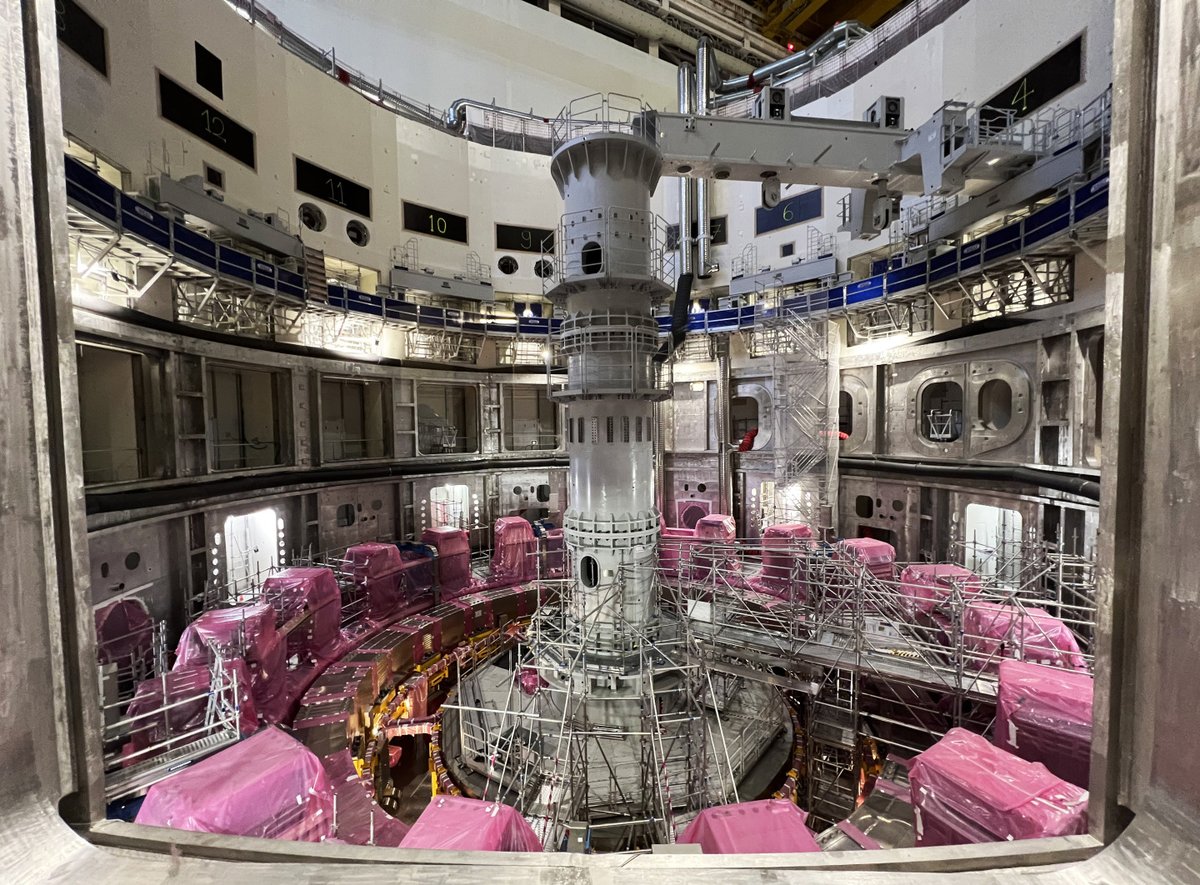 ChinaDaily's tweet image. China has been contracted to construct the Sector Modules Sub-Assembly, a vital component for the world&apos;s largest fusion experiment machine, the #ITER Tokamak. Since 2008, the country has carried out 18 construction tasks for the world&apos;s largest #artificialsun. #ChinaPath
