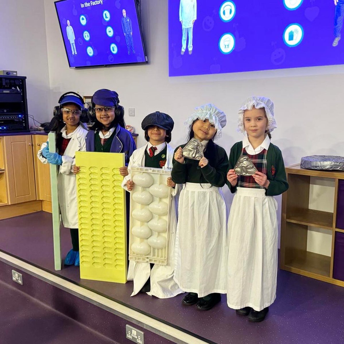 Year 2 had a fantastic trip to @CadburyWorld! Pupils enjoyed learning about the history of #chocolate, the process behind making it and of course eating far too much chocolate! We don’t know who had more fun, the staff or pupils!