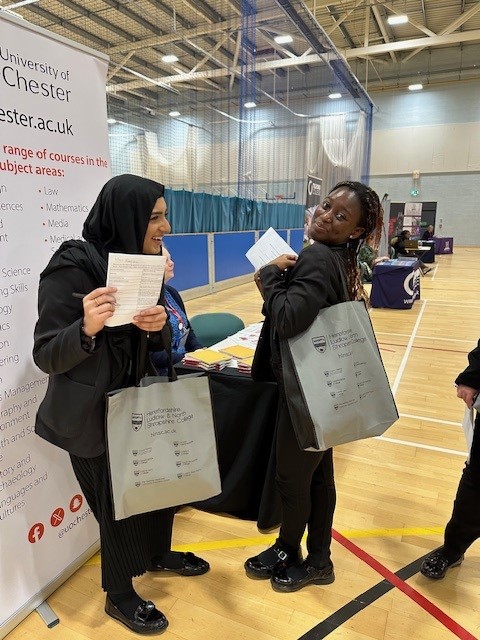 On Friday 23rd February, The Telford Langley School hosted a careers fair to give year 11 pupils the opportunity to meet with a range of careers providers. The exhibitors were very impressed with the way pupils behaved and how engaged they were.