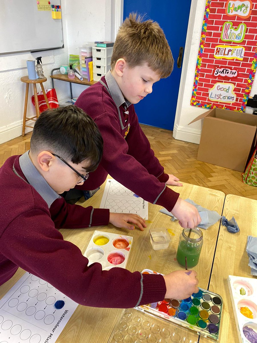 midletoncbs's tweet image. Working on mixing watercolour paints in M. Kara&apos;s this week. So different to working with poster paints but the boys learned loads and had fun too 🎨