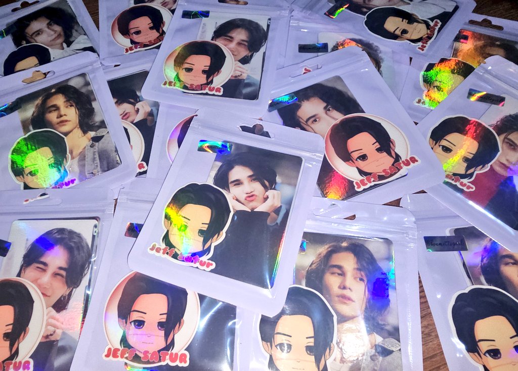 bsumettsgirl's tweet image. Yay! Done packing my freebies for tomorrow! 💜 #JeffSaturInManila #JeffSatur

✅ limited qty
✅ acrylic keyrings (75 pcs only)
✅ 3 random pc + sticker (30 sets only)
✅ will be given randomly 

Time &amp;amp; Location - TBA.

Tumatanggap din akong freebies ah! 😝
See ya!!!! 💜