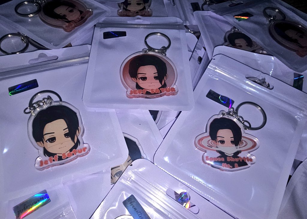 bsumettsgirl's tweet image. Yay! Done packing my freebies for tomorrow! 💜 #JeffSaturInManila #JeffSatur

✅ limited qty
✅ acrylic keyrings (75 pcs only)
✅ 3 random pc + sticker (30 sets only)
✅ will be given randomly 

Time &amp;amp; Location - TBA.

Tumatanggap din akong freebies ah! 😝
See ya!!!! 💜