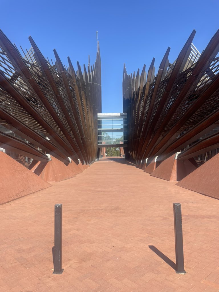 Thanks to the international team at @EdithCowanUni for having me to visit, great to explore how @The_ACU can support your #IntlEd partnership agenda, and very much enjoyed touring the campus - particularly seeing the giant periodic table!