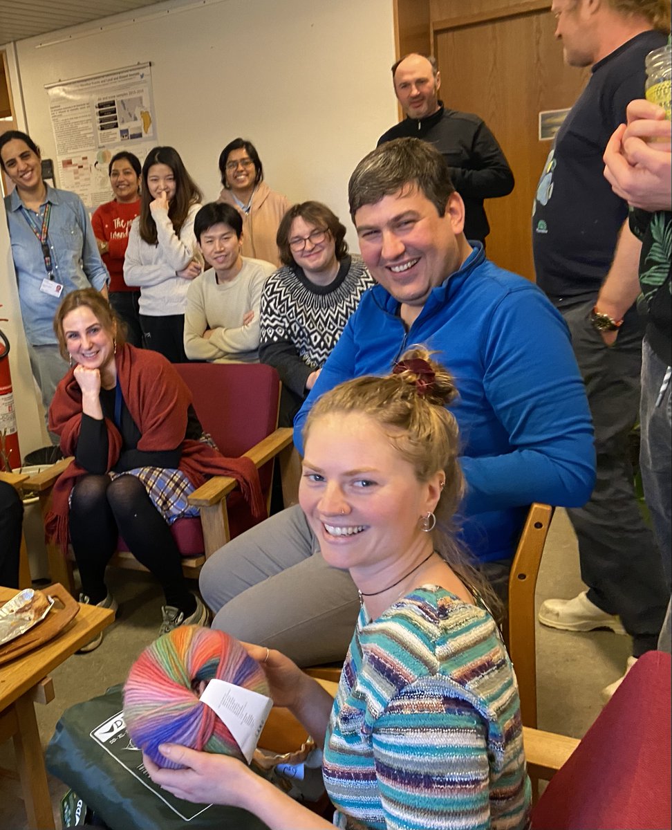 👋 Wednesday, we bid farewell to a cherished colleague, Sina Haasler, as she concludes her journey with us at the Center for Electromicrobiology. Sina, thank you for your dedication, hard work, and countless contributions to our team. Wishing you all the best in your PhD work. 🌟