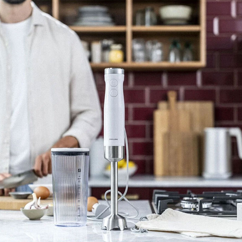 MOScomunicacion's tweet photo. Desde 1731 @Zwilling_ES es icono de calidad, funcionalidad y precisión. La marca alemana presenta la nueva generación de batidoras de mano zwilling ENFINIGY producidas en Solingen, donde ZWILLING fabrica sus piezas desde hace más de 292 años. #CulinaryWorld #Zwilling InfoPressDM https://t.co/IAuxfc0Zb0