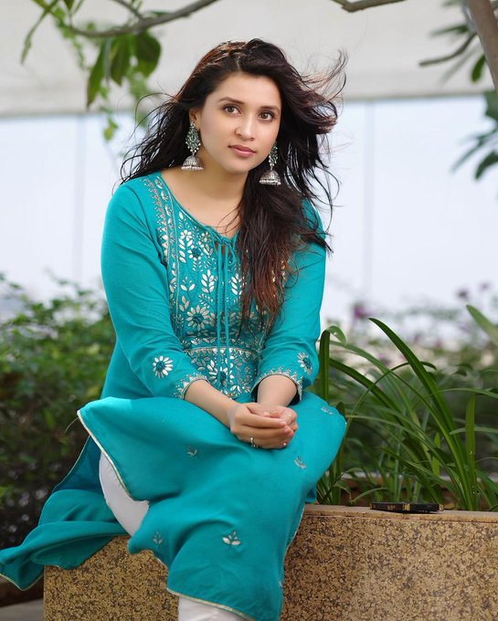 mid_day's tweet photo. #InPhotos | #MiddayEntertainment     

Mannara Chopra radiates elegance in her stunning blue ethnic ensemble, capturing hearts and turning heads    

#mannarachopra #mannarafam #mannarachoprafanclub #actress #biggboss #beauty #ENTERTAINMENT https://t.co/SvPW4kZkyl