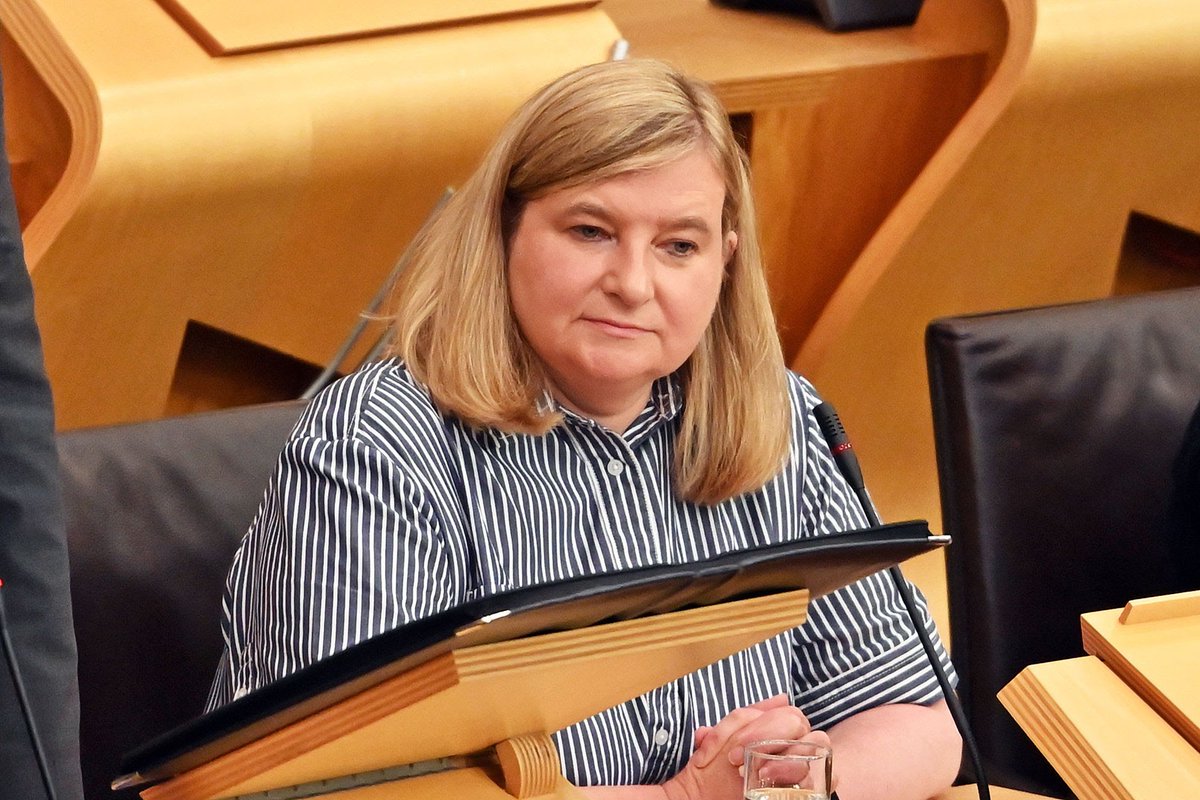 #mealdeals 😋 The SNPs Jeanne Minto 👇 A fine example of the 'do as I say but not as I do' brigade is the Minister for Public Health and Women's Health 👇 You couldn't make this stuff up. The hypocrisy. Damn cheek. Off to Weight Watchers Jeanne 🎯 Bring on the ridicule 👍 #SNPOut