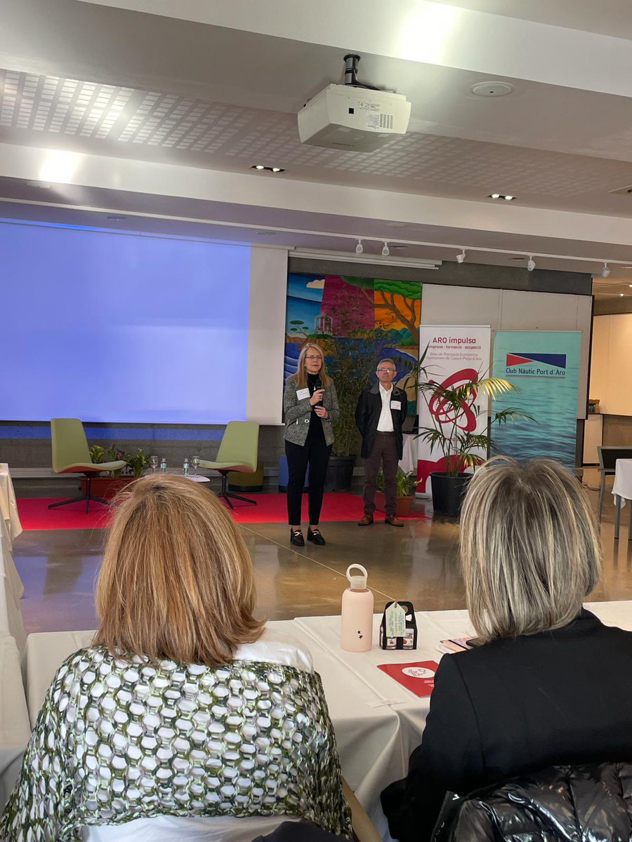 immagelabert's tweet photo. Inaugurada la 1a jornada d’ Escapa’t ! Viu l’emprenedoria en femení. 
Avui, a @NauticPortdAro , amb @IolandaBustos i @immaperez .
Propostes d’ Aro Impulsa per crear sinergies i posar en valor el potencial femení de km0. https://t.co/LN82cJActz