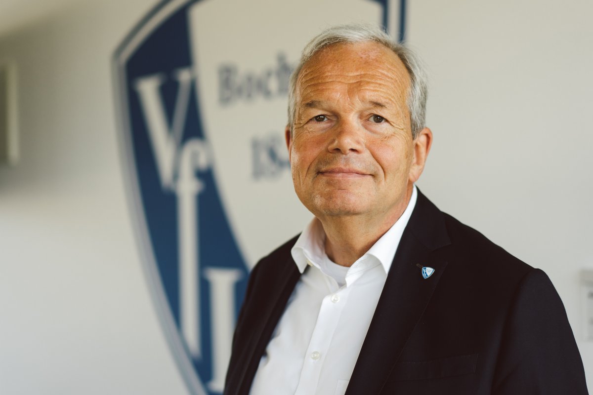VfLBochum1848eV's tweet photo. Zwei Geburtstage heute anne Castroper. Unser Winterneuzugang Agon #Elezi wird 23, unser Präsidiumsmitglied Dr. Andreas #Eickhoff 66. Wir gratulieren herzlichst!💙
#meinVfL https://t.co/T0R5FyQe4V