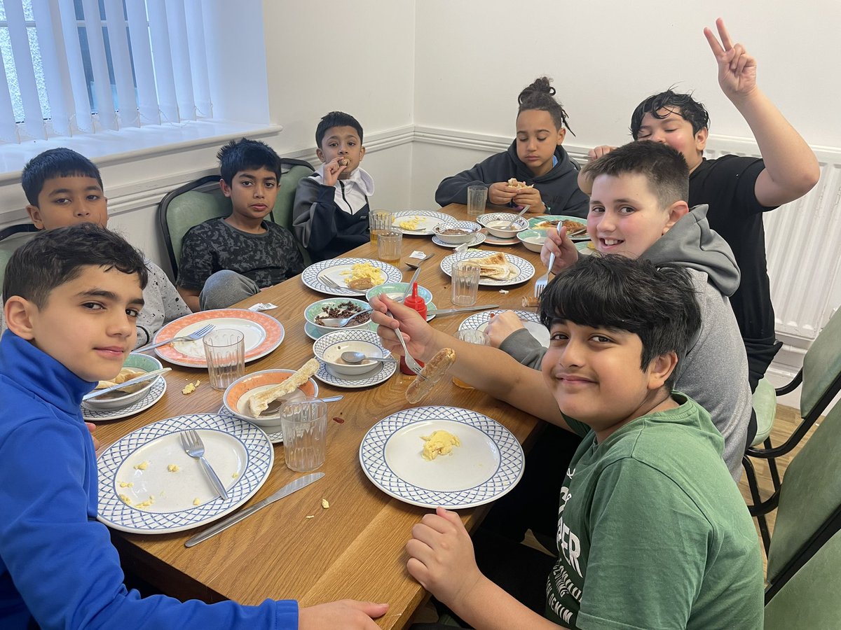 Y6 are enjoying their final Borfa breakfast at the end of an amazing trip away! Thank you to all the staff here for making our stay so fantastic! #sthp4purposes #sthpwell