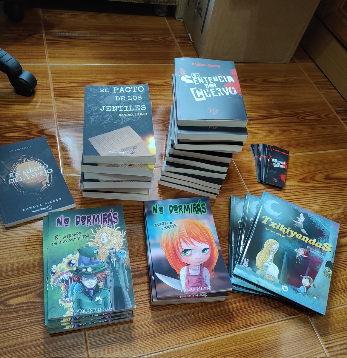 BilbaoXandra's tweet image. Haciendo maletas para el #LibroForumSevilla2024 
Nos vemos mañana.