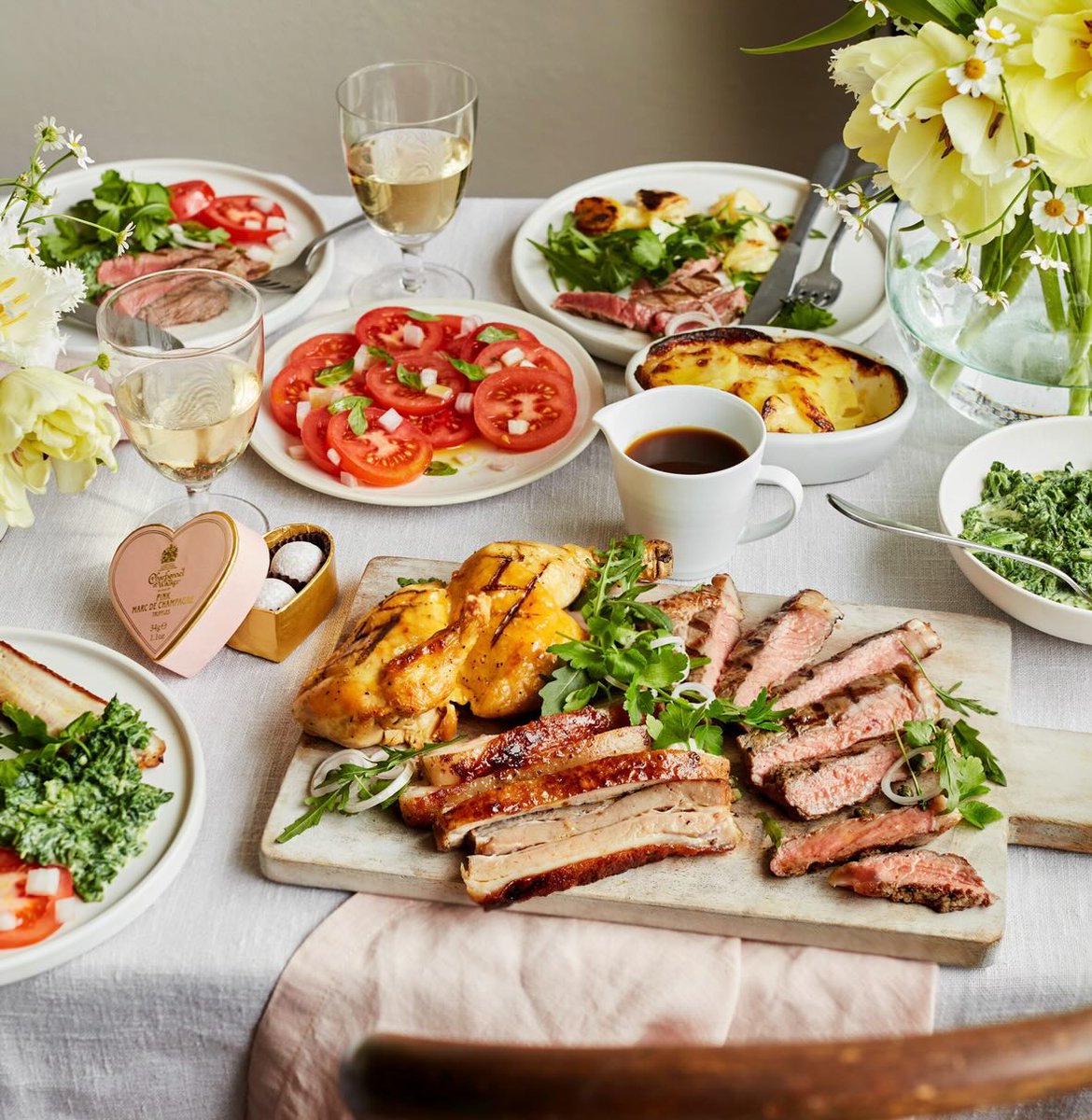 Looking for the perfect place to celebrate #MothersDay?

Here are all the Mell Square restaurants offering set menus this Sunday:

💐 Green's
💐 Tap and Tandoor
💐 Côte

#MellSquare
